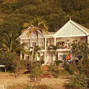 Roof ** Hillsborough (Carriacou Island)